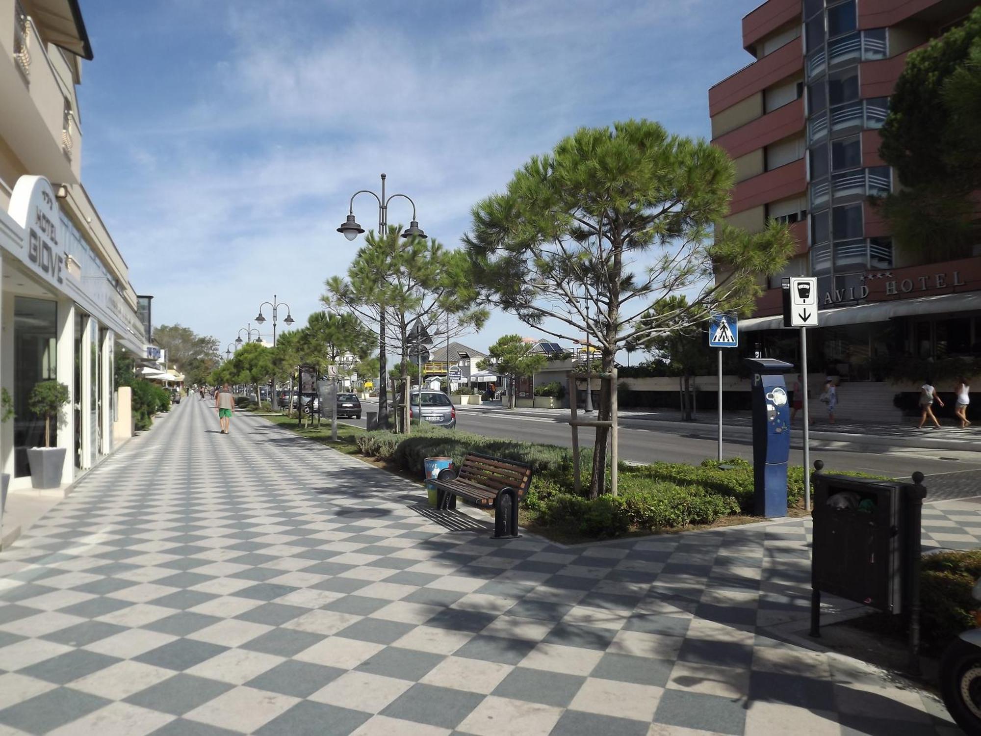Hotel Atmosfere Beach Cesenatico Exterior photo